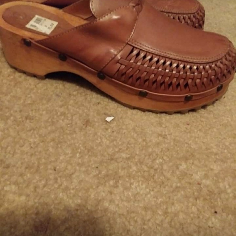 Clogs